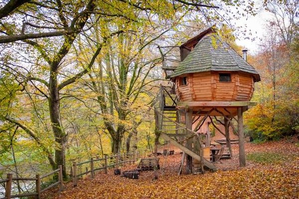 Découvrez les hébergements insolites en Auvergne